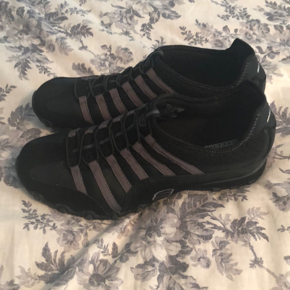 Skechers size 8 1/2 women’s New never worn